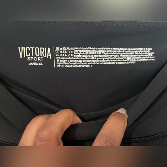 Victoria Sport LIKE NEW Cropped Leggings with Mesh - Black - Sz Large - Picture 8 of 8